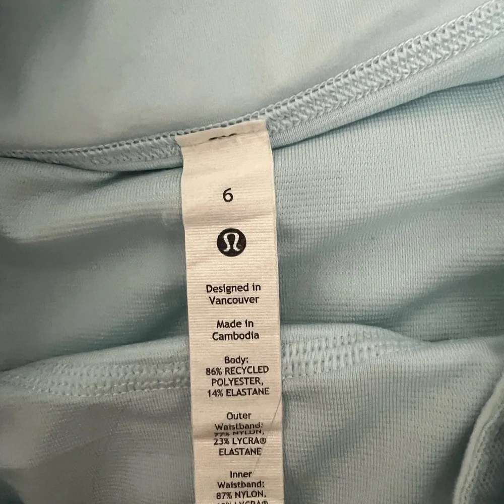 Lululemon Athletica Blue Athletic Shorts with Dolphin Hem - Picture 2 of 3